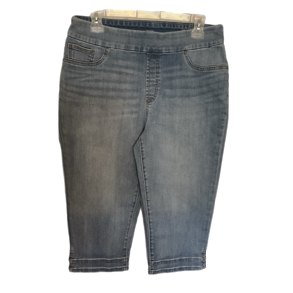 Chico's Sz 1.5 (Sz 10) Capri Jeans Pull On Light Wash 91% Cotton 2% Spandex - Picture 2 of 13